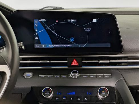 Used 2023 Hyundai Elantra Limited image 29