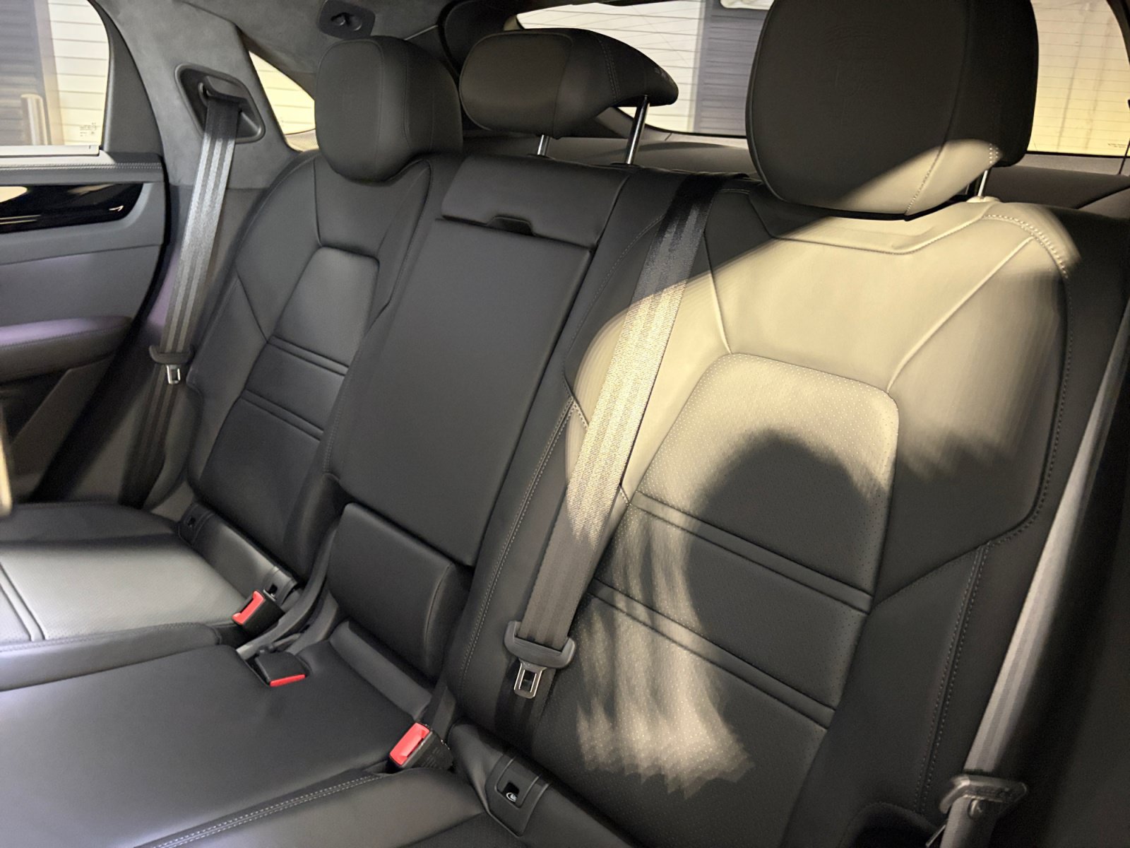 Certified 2023 Porsche Cayenne Turbo AWD/4WD image 33