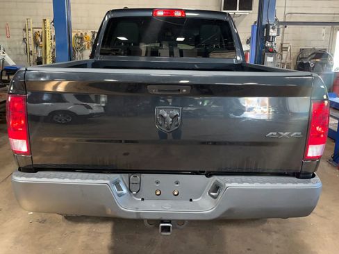 Used 2017 RAM 1500 Express w/ Black Ram 1500 Express Group AWD/4WD image 7