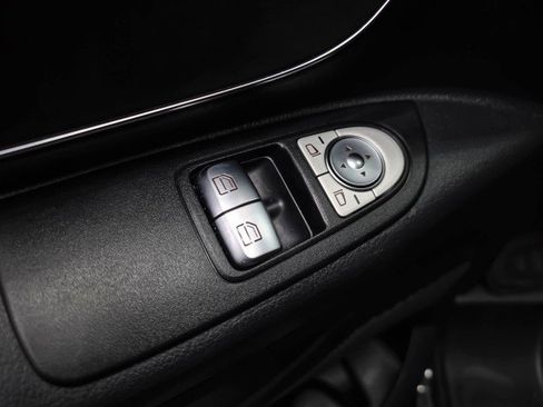 Used 2023 Mercedes-Benz Metris Passenger image 31