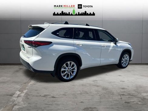 Certified 2021 Toyota Highlander Limited AWD/4WD image 6