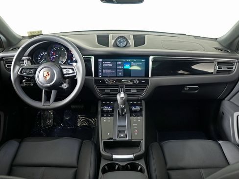 New 2026 Porsche Macan image 19