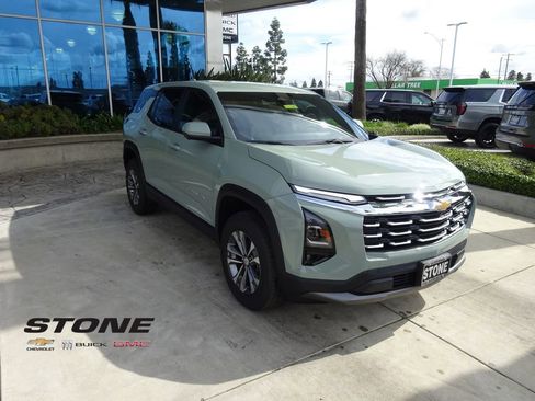 New 2026 Chevrolet Equinox LT w/ Convenience Package II image 1