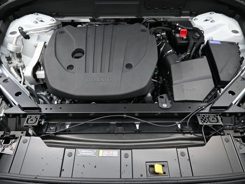 New 2026 Volvo XC60 B5 Ultra w/ Protection Package Premier image 13