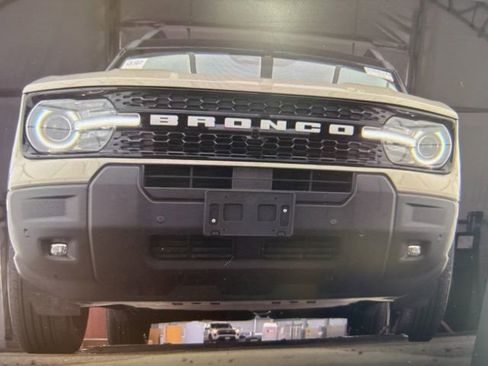 Used 2025 Ford Bronco Sport Outer Banks w/ Outer Banks Tech Package+ image 11