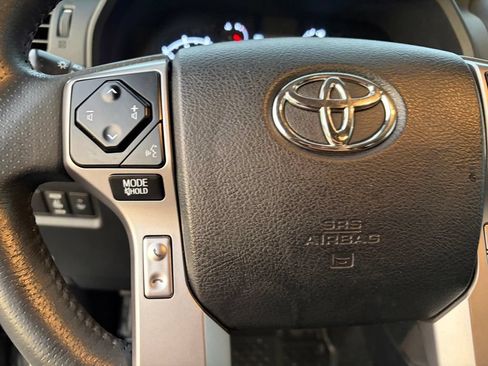 Used 2023 Toyota 4Runner SR5 AWD/4WD image 31