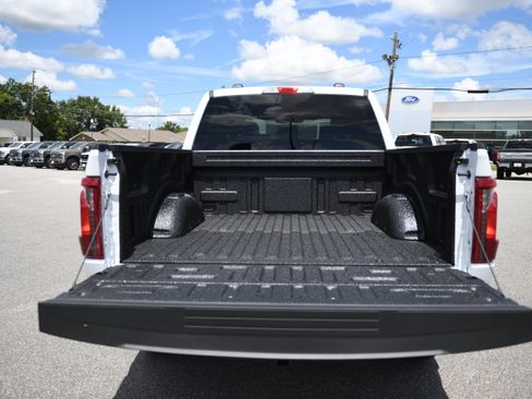 New 2026 Ford F150 XLT w/ XLT Black Appearance Package AWD/4WD image 10