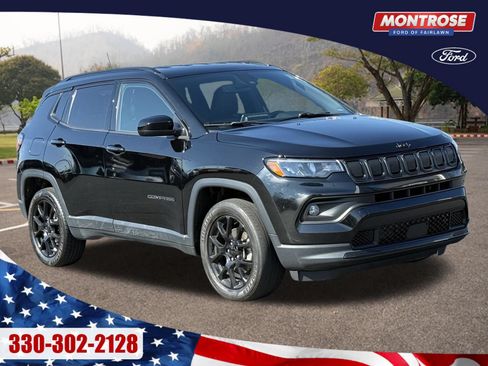 Used 2022 Jeep Compass Latitude w/ Convenience Group AWD/4WD image 1