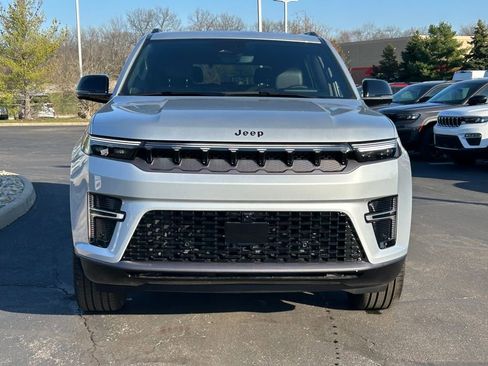 New 2026 Jeep Grand Wagoneer Limited AWD/4WD image 2