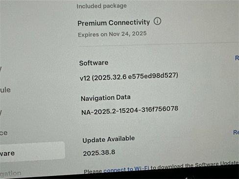 Used 2023 Tesla Model Y Performance image 30