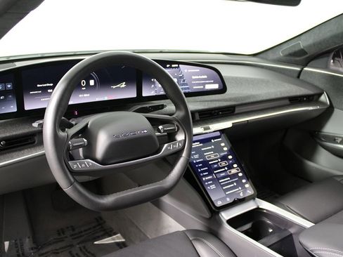 Used 2024 Lucid Air Pure image 8