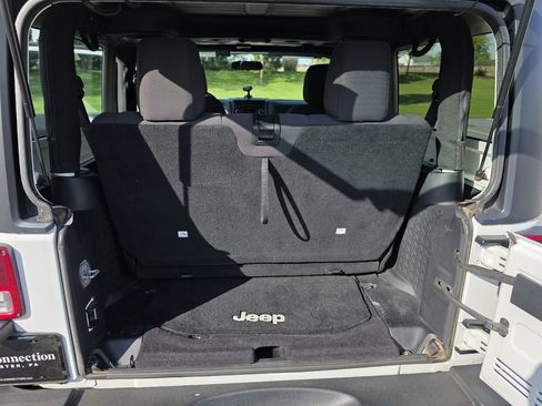 Used 2014 Jeep Wrangler Sport w/ Connectivity Group AWD/4WD image 16