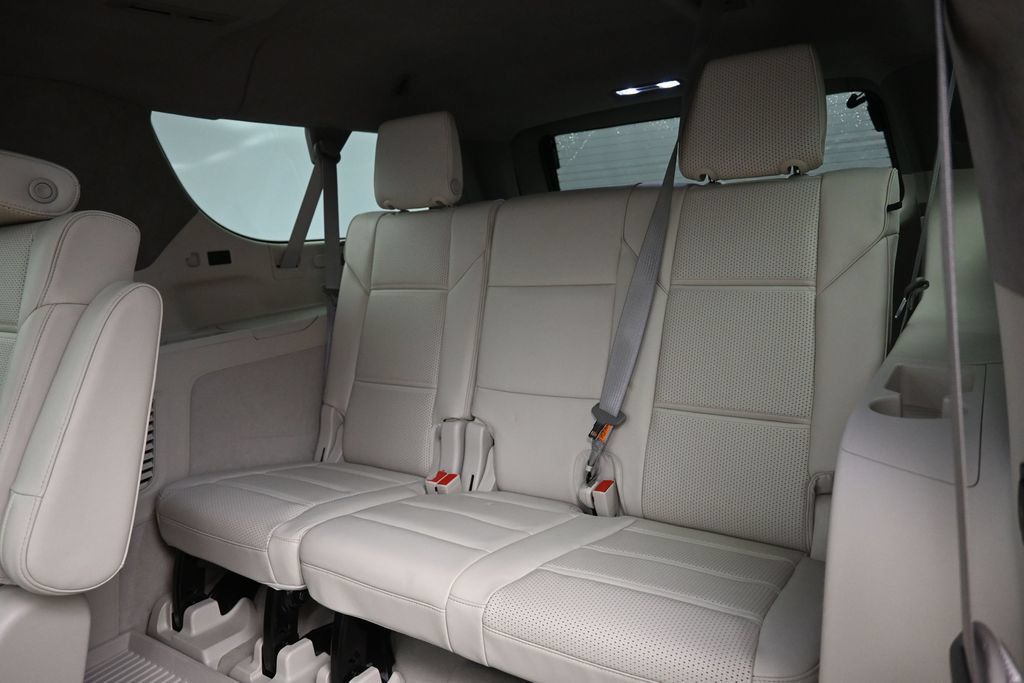 Used 2023 Cadillac Escalade ESV Sport Platinum w/ LPO, ONYX Package AWD/4WD image 26
