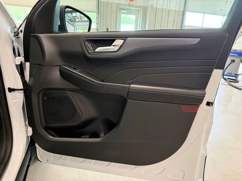 Used 2024 Ford Escape Active w/ Tech Pack #2 AWD/4WD image 31