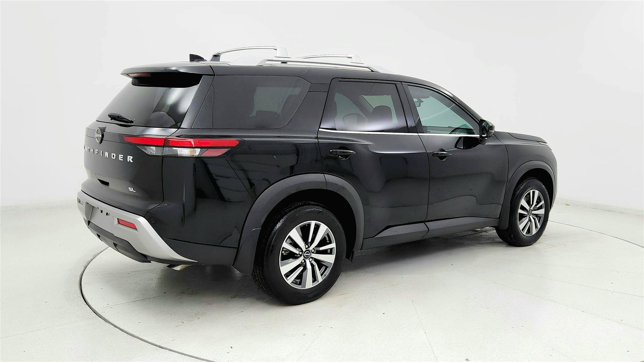Used 2024 Nissan Pathfinder SL w/ Cargo Package FWD image 5