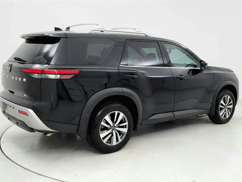 Used 2024 Nissan Pathfinder SL w/ Cargo Package FWD image 5
