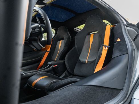 Used 2019 McLaren 570S RWD image 16