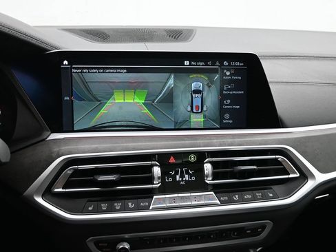 Used 2022 BMW X7 xDrive40i w/ Premium Package AWD/4WD image 14