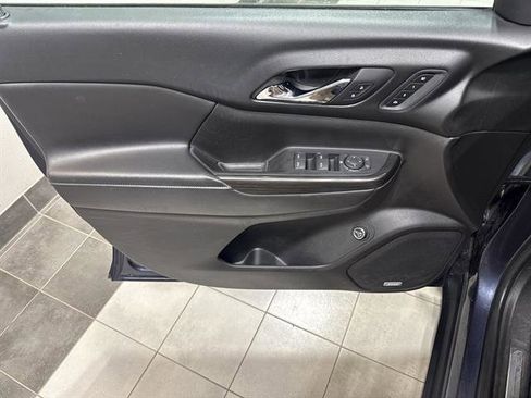 Used 2018 GMC Acadia SLT image 17