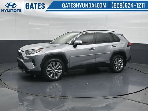 Used 2019 Toyota RAV4 Limited AWD/4WD image 7