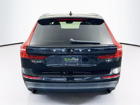 Used 2018 Volvo XC60 T5 Momentum w/ Vision Package AWD/4WD image 7