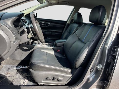 Used 2018 Nissan Altima 2.5 SR w/ SR Midnight Edition image 22