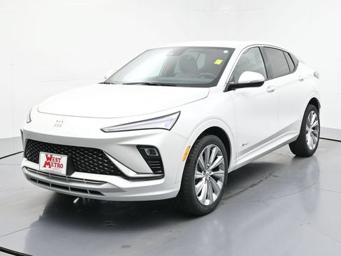 Used 2024 Buick Envista Avenir FWD image 2