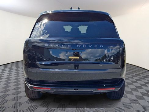 New 2025 Land Rover Range Rover Long Wheelbase SE image 4