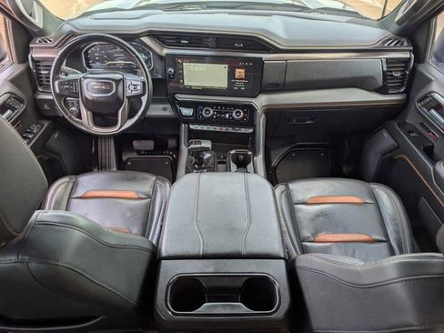 Used 2024 GMC Sierra 1500 AT4 w/ AT4 Premium Package AWD/4WD image 12