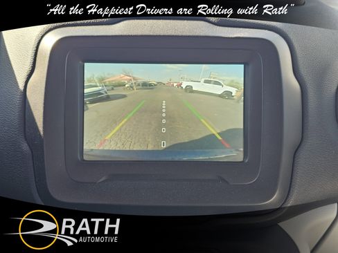 Used 2020 Jeep Renegade Latitude image 12