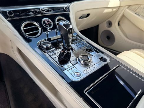 Used 2020 Bentley Continental GT V8 image 41