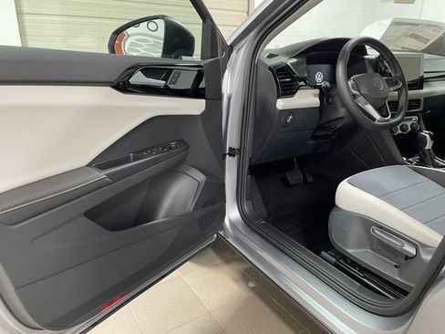 New 2025 Volkswagen Taos S image 10