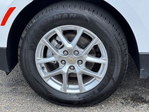 Used 2024 Chevrolet Equinox LT AWD/4WD image 45