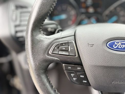 Used 2018 Ford Escape SE w/ SE Sport Appearance Package FWD image 16