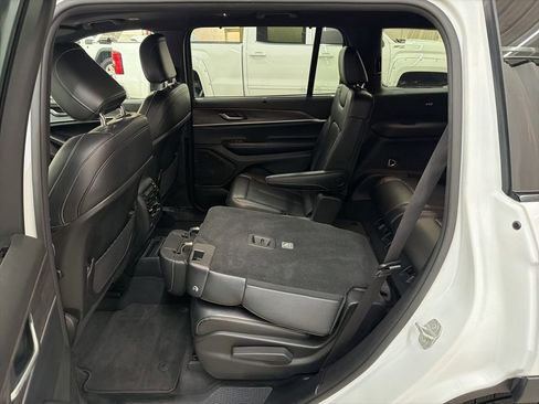 Used 2024 Jeep Grand Cherokee L Limited w/ Luxury Tech Group II image 25