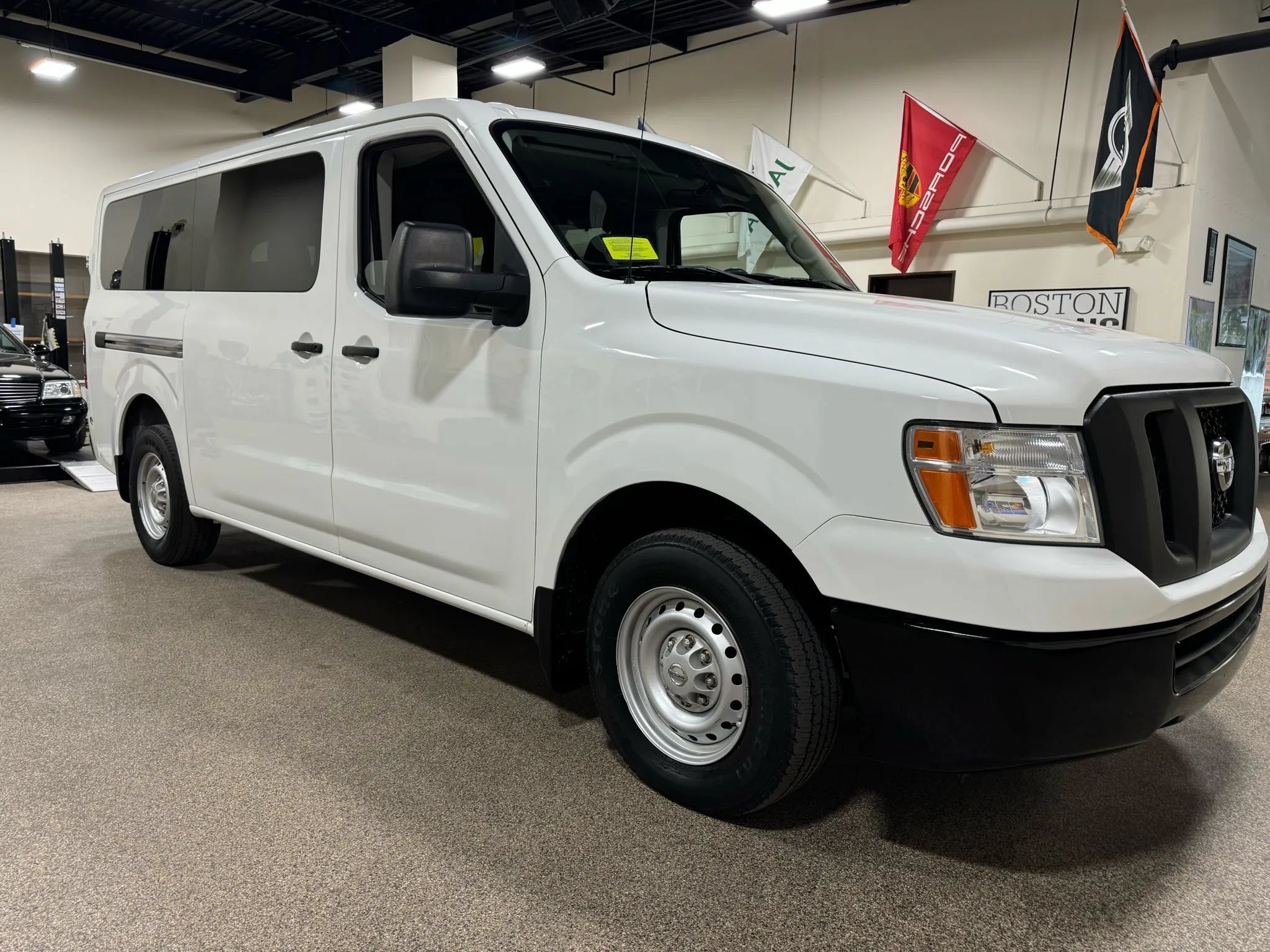 Used 2018 Nissan NV 3500 S RWD image 12