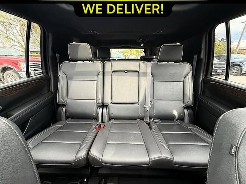 Used 2024 Chevrolet Suburban Premier AWD/4WD image 17