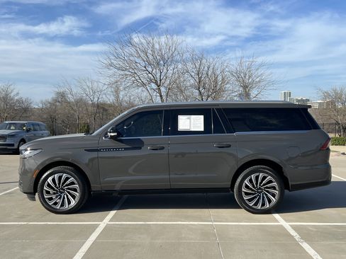 Certified 2025 Lincoln Navigator L Black Label image 4