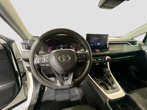 Used 2023 Toyota RAV4 XLE FWD image 7
