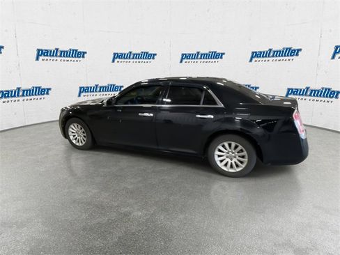 Used 2013 Chrysler 300 image 7