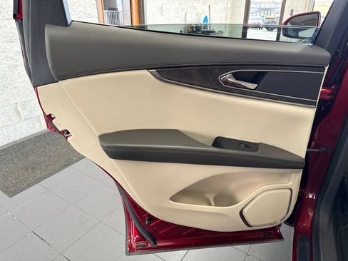 Used 2019 Lincoln Nautilus Select AWD/4WD image 43
