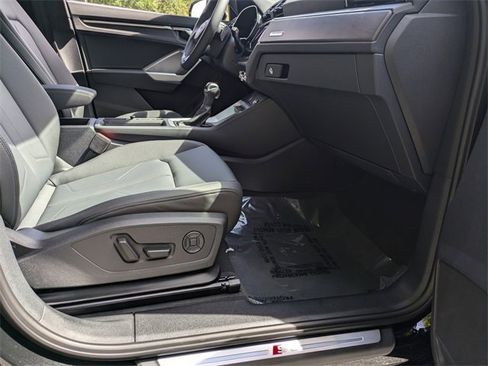 Used 2025 Audi Q3 2.0T Premium w/ Convenience Package image 3