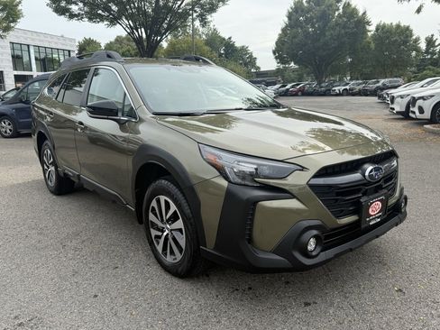 Certified 2025 Subaru Outback Premium image 4