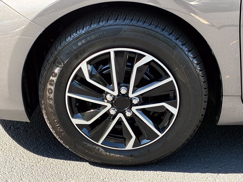 Used 2015 Toyota Camry LE FWD image 9