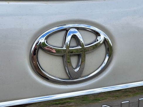 Used 2012 Toyota Highlander Limited w/ Tow Pkg AWD/4WD image 17