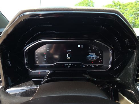 Used 2023 GMC Sierra 1500 SLT w/ SLT Premium Package AWD/4WD image 18