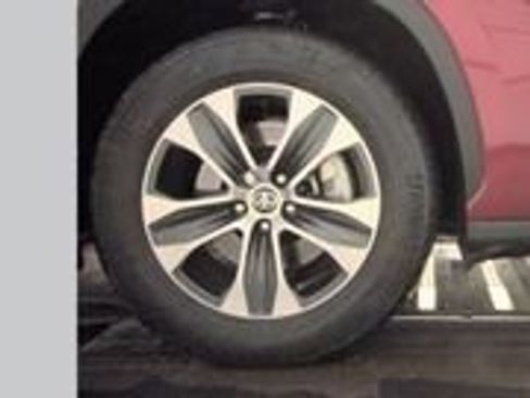 Used 2025 Toyota Highlander XLE image 10