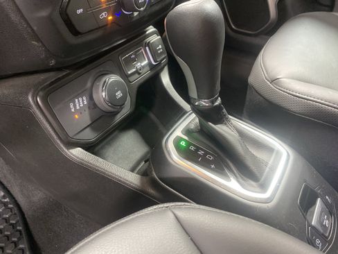 Used 2023 Jeep Renegade Limited w/ Sun/Sound Group AWD/4WD image 22