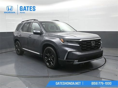 Certified 2025 Honda Pilot Touring image 5