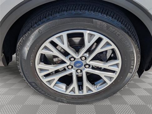 Used 2022 Ford Escape SEL w/ Technology Package AWD/4WD image 9